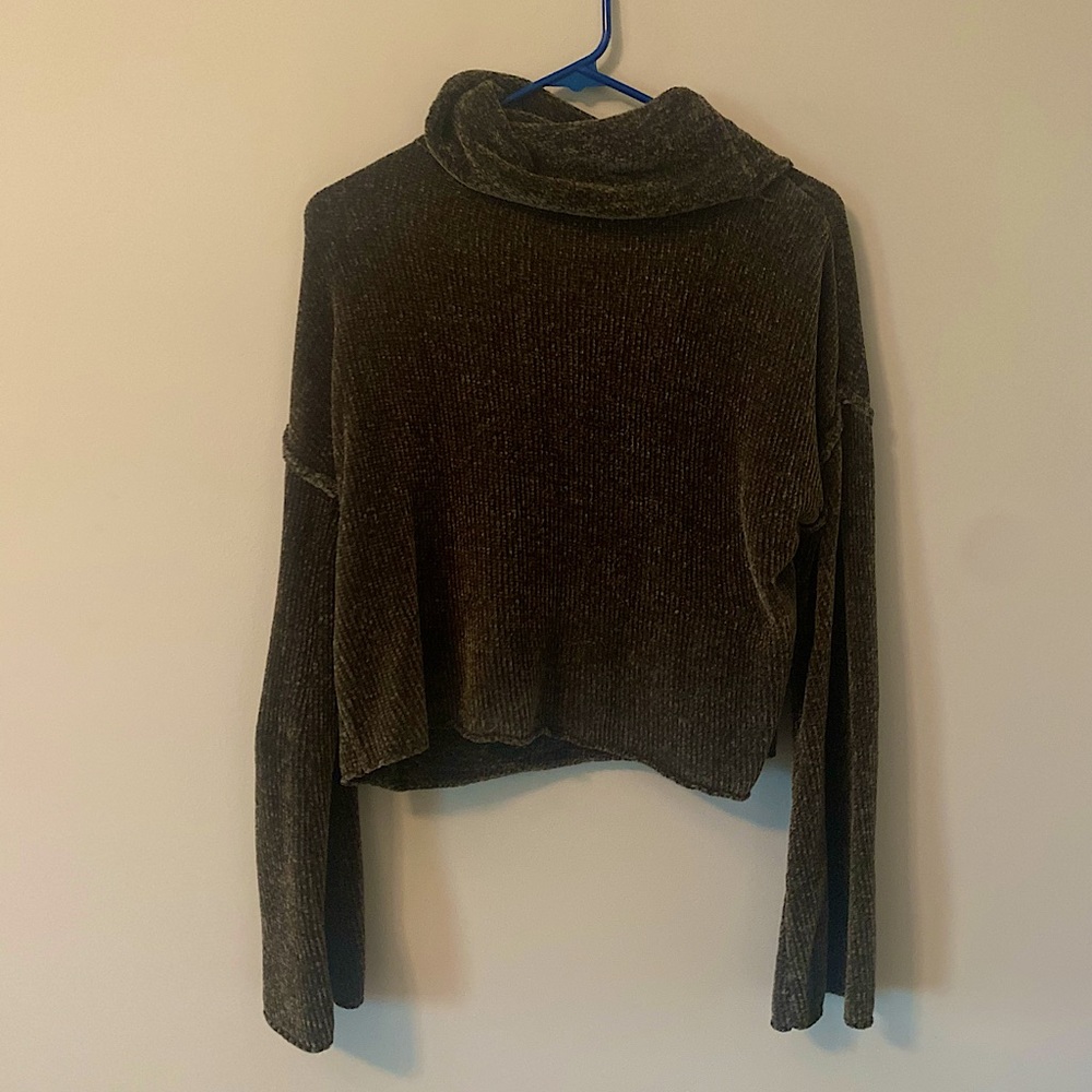 Charlotte Russe chenille cropped sweater olive green